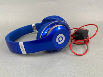 Blue Beats Solo 2  Wireless With Charger