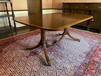 Kittinger Regency Style Dining Table With 2 Leaves