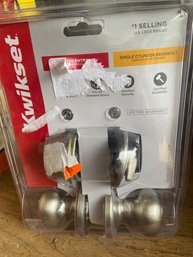 Kwikset Doorset And Deadbolt