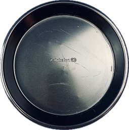 Calphalon 8.5' Cake Pan