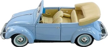 Maisto Special Edition 1951 VOLKSWAGEN CABRIOLET Baby Blue 1:18