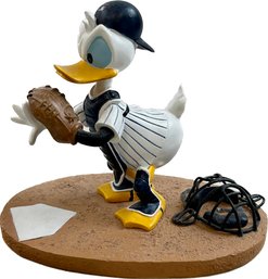 MBL Mickey & Friends Yankee All Stars Collection/fowl Catcher