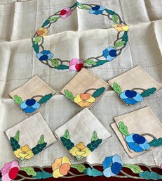 Square Appliqued Tablecloth With Six Matching Napkins