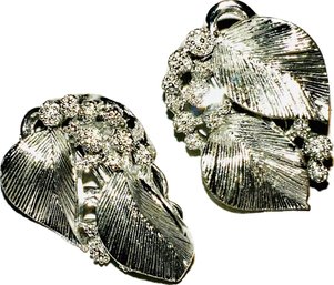 Vintage 'Lisner' Silver Tone Clip On Earrings - Signed 'Lisner'