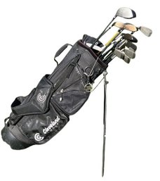 Cleveland Golf Bag With Natural Natural Golf Clubs (30)