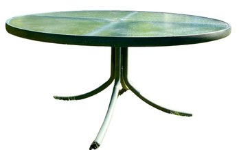 Nicely Sized Outdoor Table  - 44 Inch Circular Top