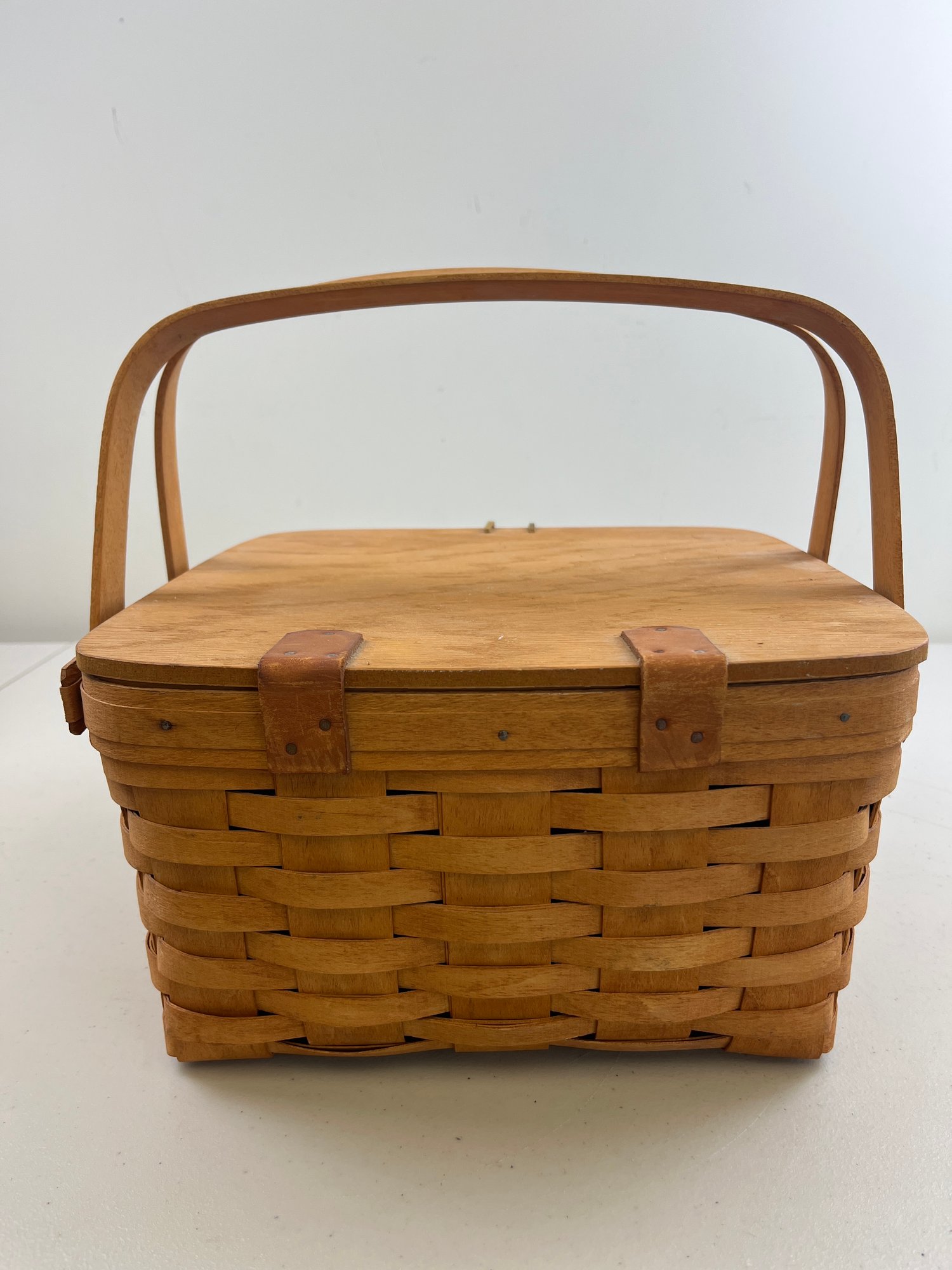 Vintage Longaberger Picnic Basket With Two Small Tables 1995 24742