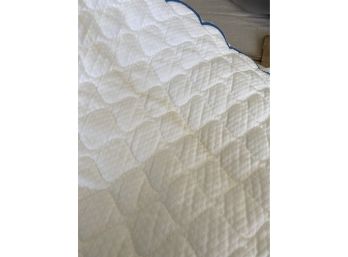 Hamburg House Twin Coverlet And Shams Standard Scallpoed Edge