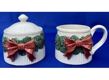 Holiday Cream And Sugar Set