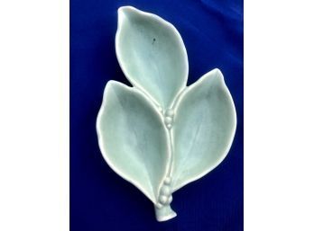 Vintage American Ceramic Serving Piece -  Wonderful Mid Century Leaf Pattern