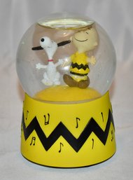 Peanuts Snoopy And Charlie Brown Animated Musical Snow Globe Lot #411