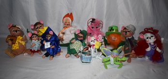 Large Lot Of Annalee Dolls (12) Lot #407