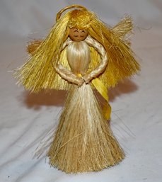 Straw Angel