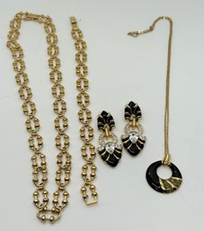 Avon Versatile Links Necklace And Bracelet With Gold Tone And Black Earrings And Necklace #559