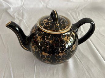 Vintage Black And Gold Hall Tea Pot