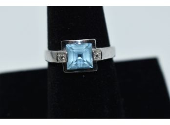 Beautiful 14K Gold Blue Topaz Ring