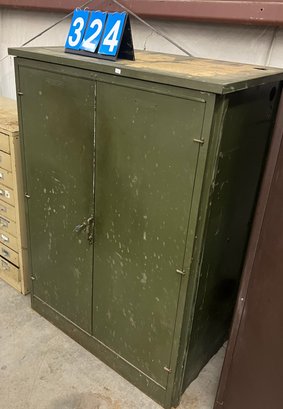Heavy Duty Large Size Metal Storage Cabinet Painted Green, 52' Ht