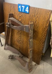 Victorian Quarter Sawn Oak Dining Table With Cabriole Legs Having Claw Feet, No Leaves, 54'