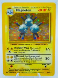 MAGNETON Base Set Holographic Pokemon Card!!