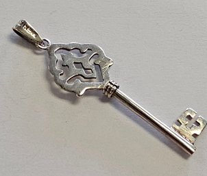 Vintage Sterling Silver Skeleton Key Pendant  2.26 Gr