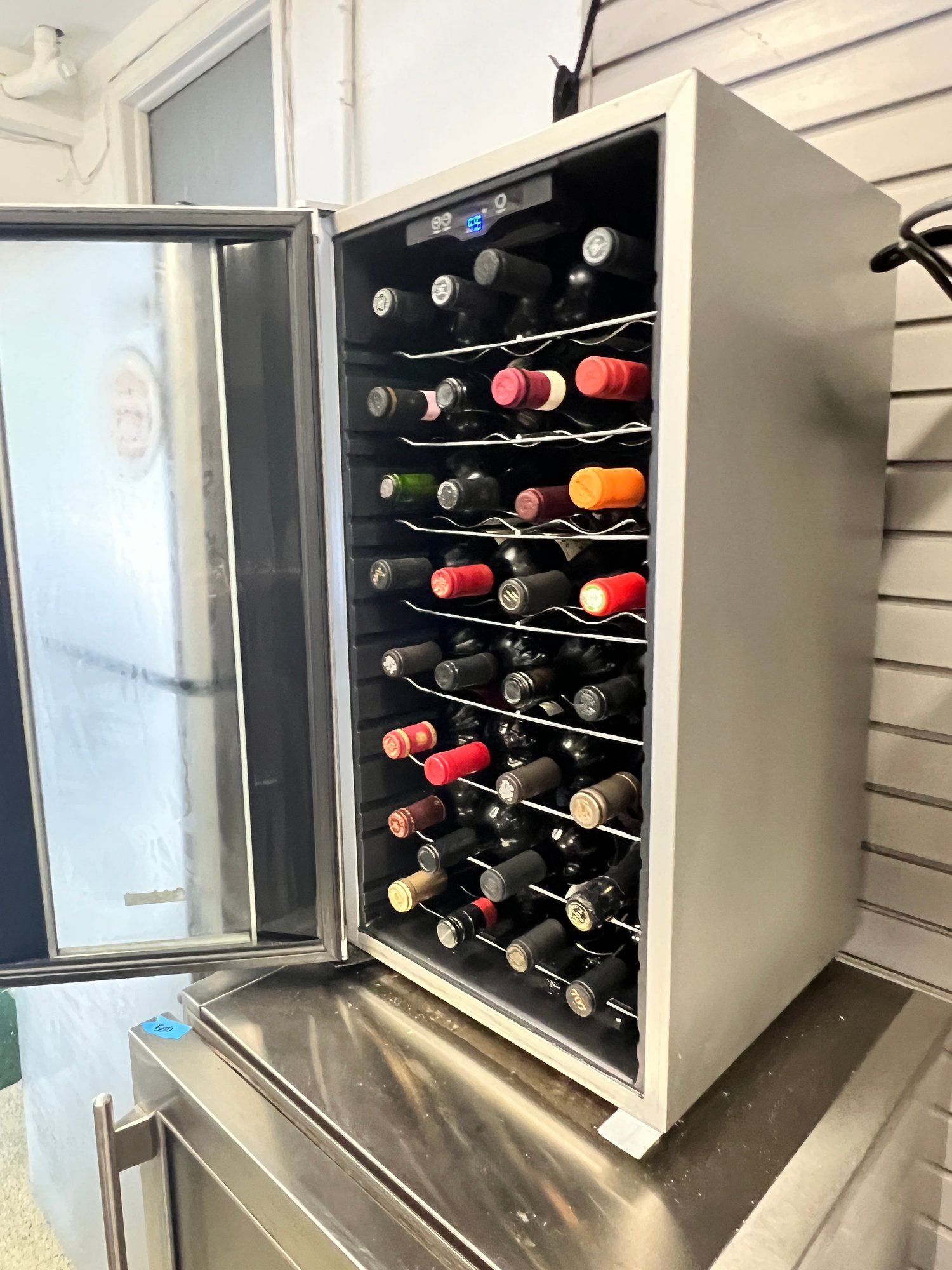 CUISINART PRIVATE RESERVE WINE CELLAR 32 BOTTLE STAINLESS STEEL WINE