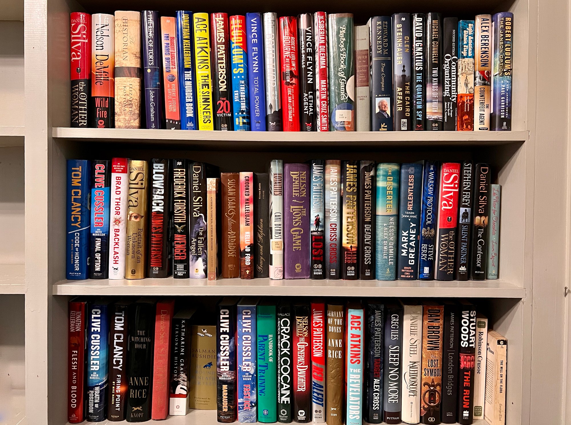(OBooks1) THREE SHELVES OF HARDCOVER CONTEMPORARY BOOKS - AT LEAST 75 ...