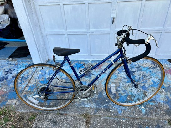 (G) VINTAGE ROSS GRAND TOUR II BLUE BICYCLE - NEEDS TLC, FLAT TIRES