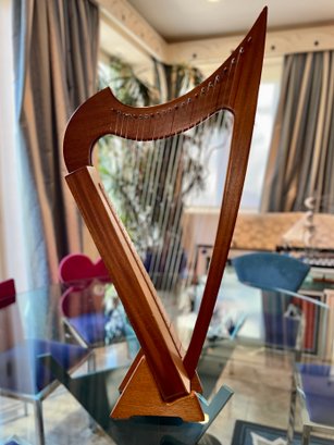 (A-25) FOLKCRAFT INSTRUMENTS, WINSTED CT. TABLETOP WOOD HARP - 37' BY 17'
