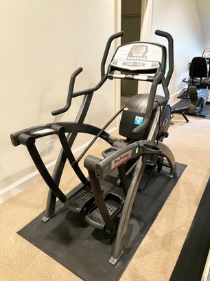 (GYM) CYBEX ARC TRAINER-MODEL 600A-LOCAL PICK UP ONLY-LOCATED ON THIRD FLOOR-EXPERIENCED MOVERS REQUIRED