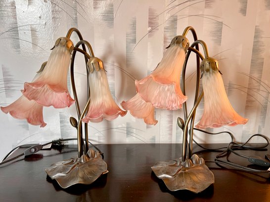 (DR) PAIR OF LILY POD TABLE LAMPS  WITH TRIPLE PINK GLASS SHADE - WORKING, 17' BY 8' BASE