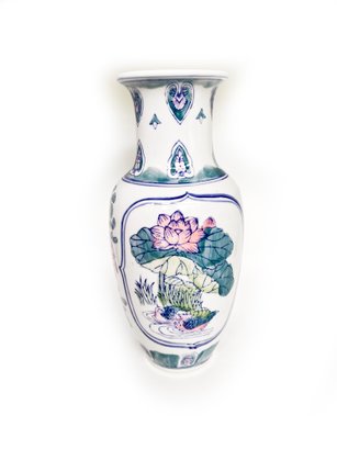 (B-84) BEAUTIFUL HAND PAINTED VINTAGE CHINESE STLYE VASE-BLUE/WHITE/GREENPINK-SHIPPING IS AVAILABLE