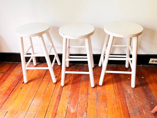 (GA-38) VINTAGE LOT OF 3 HEAVY WOOD BARSTOOLS-PAINTED WHITE-APPROX. 24' X 13'-LOT NOT SHIPPABLE