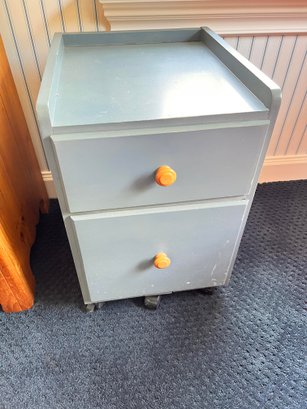 (H-6) WOOD PAINTED DRAWER/FILE CABINET ON WHEELS-16' X 18' X 24'-LOCAL PICK UP ONLY-SECOND FLOOR