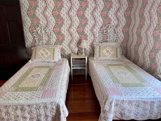 (UU) CHARMING VINTAGE PAIR OF WHITE WICKER HEADBOARDS WITH TWIN MATTRESSES & PINK BEDDING