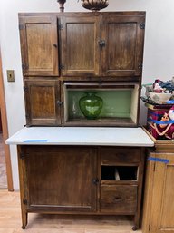 (B) VINTAGE HOOSIER CABINET WITH TIN SHELF - MISSING A DRAWER - 68' BY 25' BY 39'