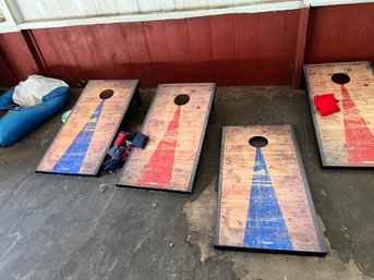 (BARN) CORNHOLE GAME WITH BEAN BAGS - CORN HOLE