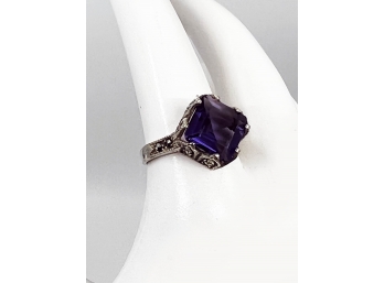 (J-41) VINTAGE STERLING SILVER, AMETHYST AND MARCASITE LADIES RING-WEIGHT 2.81 DWT