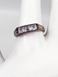 (J-42) VINTAGE/MCM STERLING SILVER AND CZ LADIES RING-SIZE 9 WEIGHT 1.89 DWT