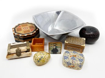 (A-38) COLLECTION OF EIGHT DECORATIVE TRINKET BOXES AND LENOX PEWTER BOWL