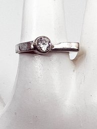 (J-54) VINTAGE MCM LADIES STERLING SILVER AND CZ RING-SIZE 7.5 -WEIGHT 2.09 DWT