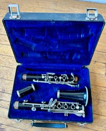 (A-5) VINTAGE BUNDY BY SELMER RESONITE CLARINET WITH CASE