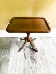 (KX) ANTIQUE MAHOGANY REMOVABLE GLASS TOP COFFEE COCKTAIL SERVING TABLE-24' 20' X18' LOCAL PU ONLY