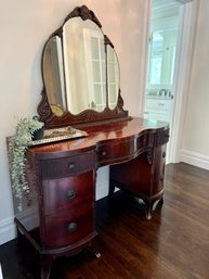 (UB2) ANTIQUE MAHOGANY VANITY TABLE WITH COORDINATING TABLETOP MIRROR -50' BY 20' BY 31', MIRROR:36' BY 35'