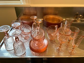 (K) COLLECTION OF VINTAGE PINK DEPRESSION GLASS DINNER & GLASS WARE