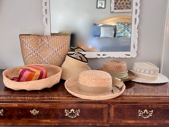 (UB) VACATION READY COLLECTION OF FIVE STRAW HATS & STRAW BEACH BAG