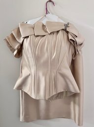 (UP) FRANSCARA, BEKER FASHIONS TORONTO LIGHT GOLD SATIN TWO PIECE SKIRT & TOP SET WITH BOW DETAIL - SIZE 10