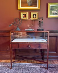 (LIB) VINTAGE BUTLER FURNITURE MAHOGANY CONSOLE TABLE WITH GLASS ENCLOSED DISPLAY - 34'W BY 16'D BY 36'H