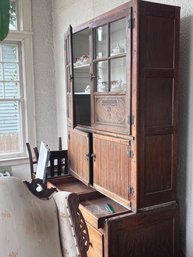 ANTIQUE HOOSIER CABINET WITH ORIGINAL TIN TABLE TOP - DRAWERS/DOORS NEED ADJUSTING - SEE PICS - 78' BY 41' BY