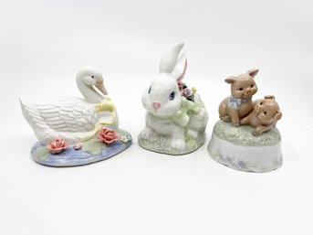 (A-45) VINTAGE LOT OF 3 PORCELAIN HERITAGE HOUSE MUSIC BOXES-'DARLING' 'CUDDLES' 'THE WAY WE WERE'