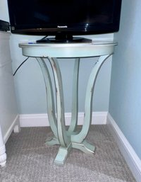 (LowBed) CUTE AQUA PAINTED WOOD ROUND ACCENT TABLE - 30'H BY 23'W